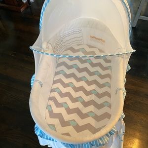Infant boys Bassinet